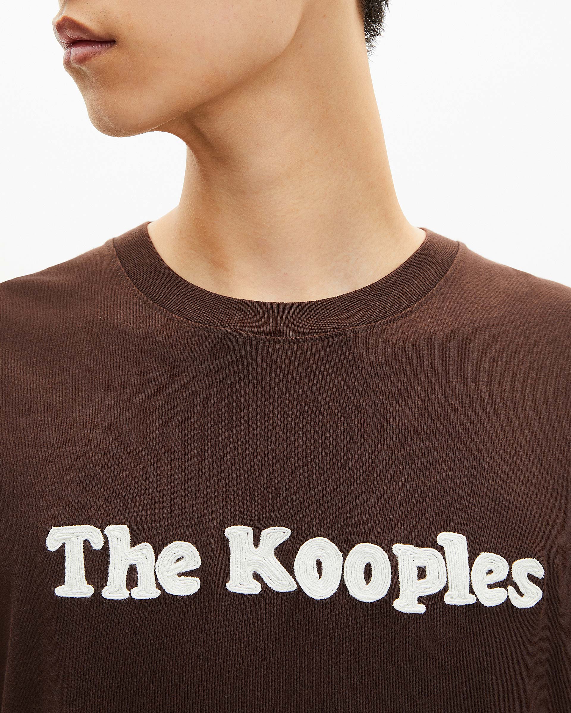 T-shirt with brown embroidery