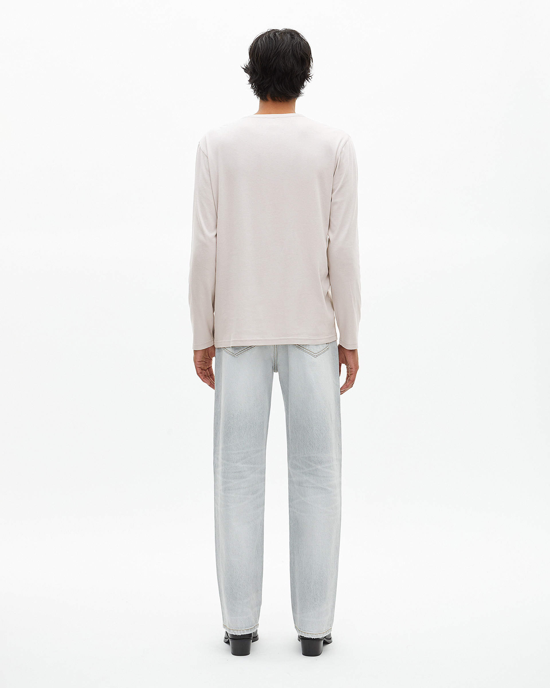 Long-sleeved t-shirt with gray crest