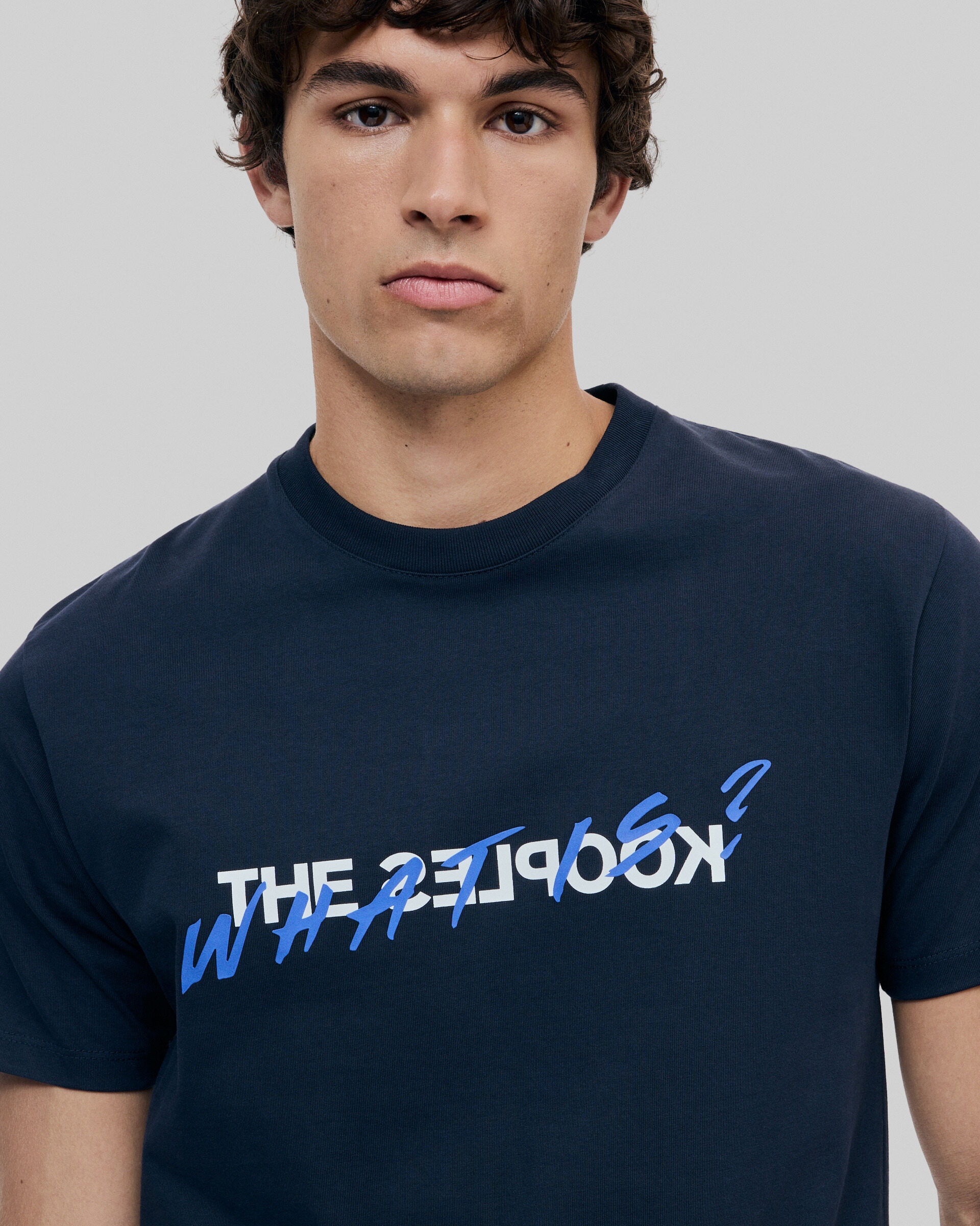 What is blue t-shirt