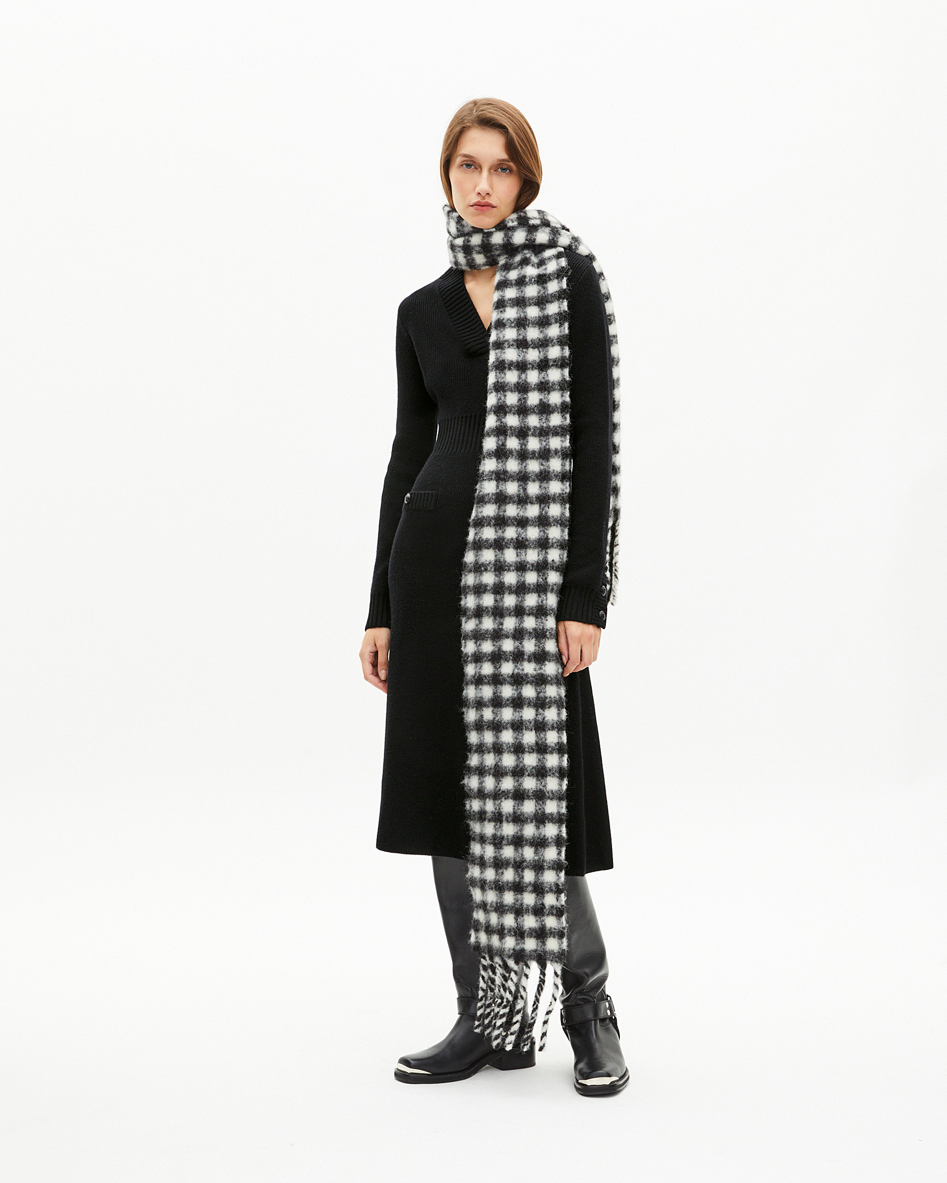 XXL black and white checked scarf