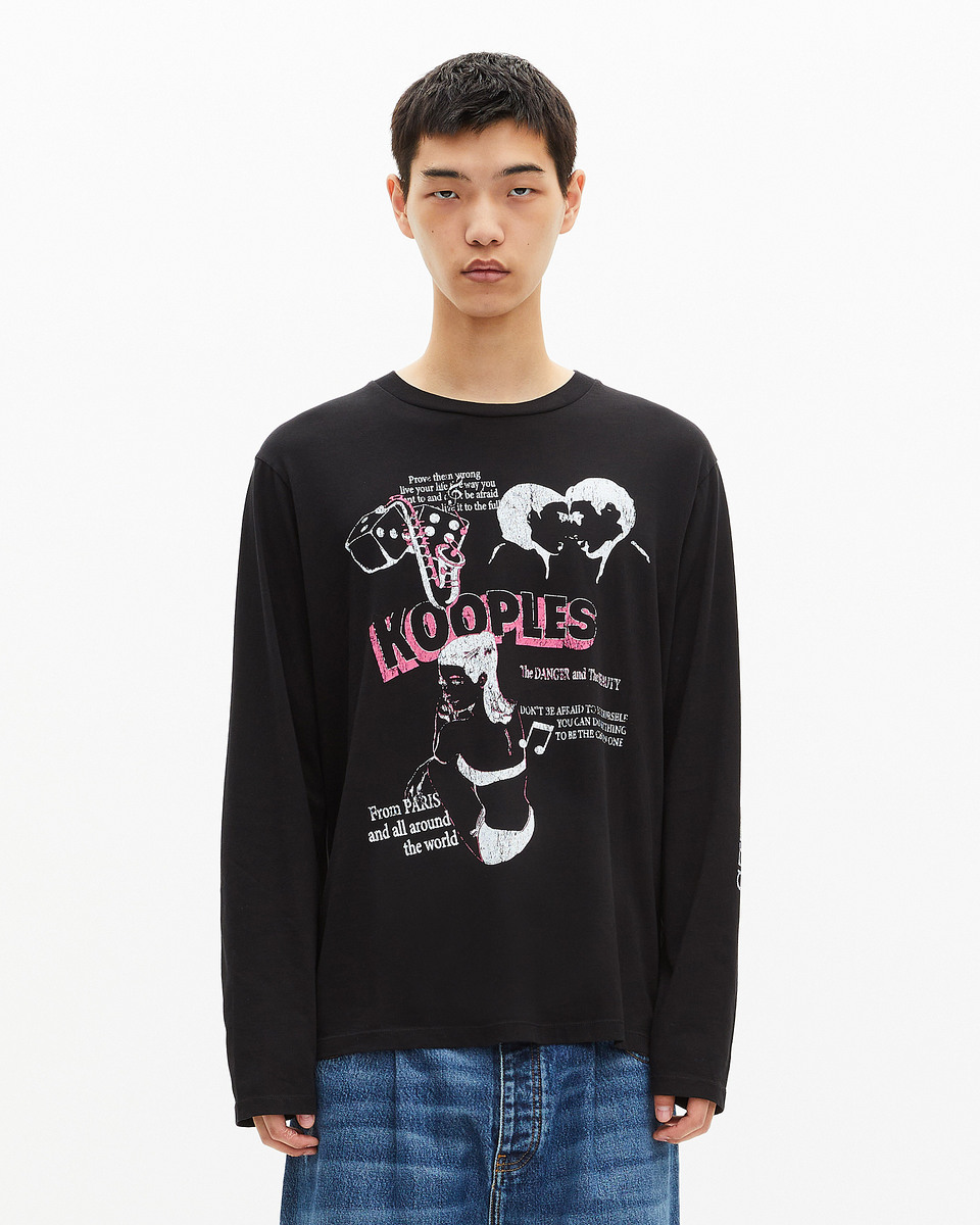 Long-sleeved t-shirt with black screen printing