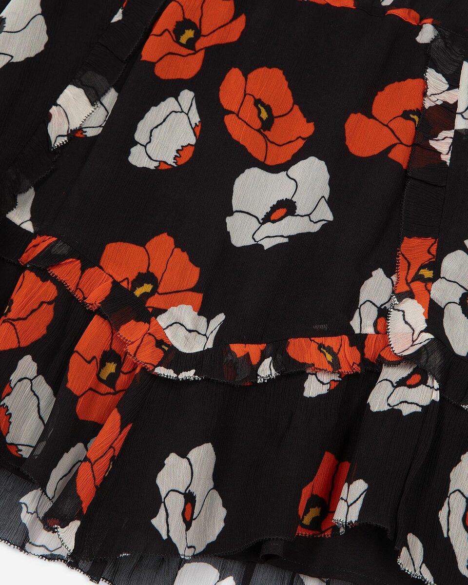 Short black floral print skirt