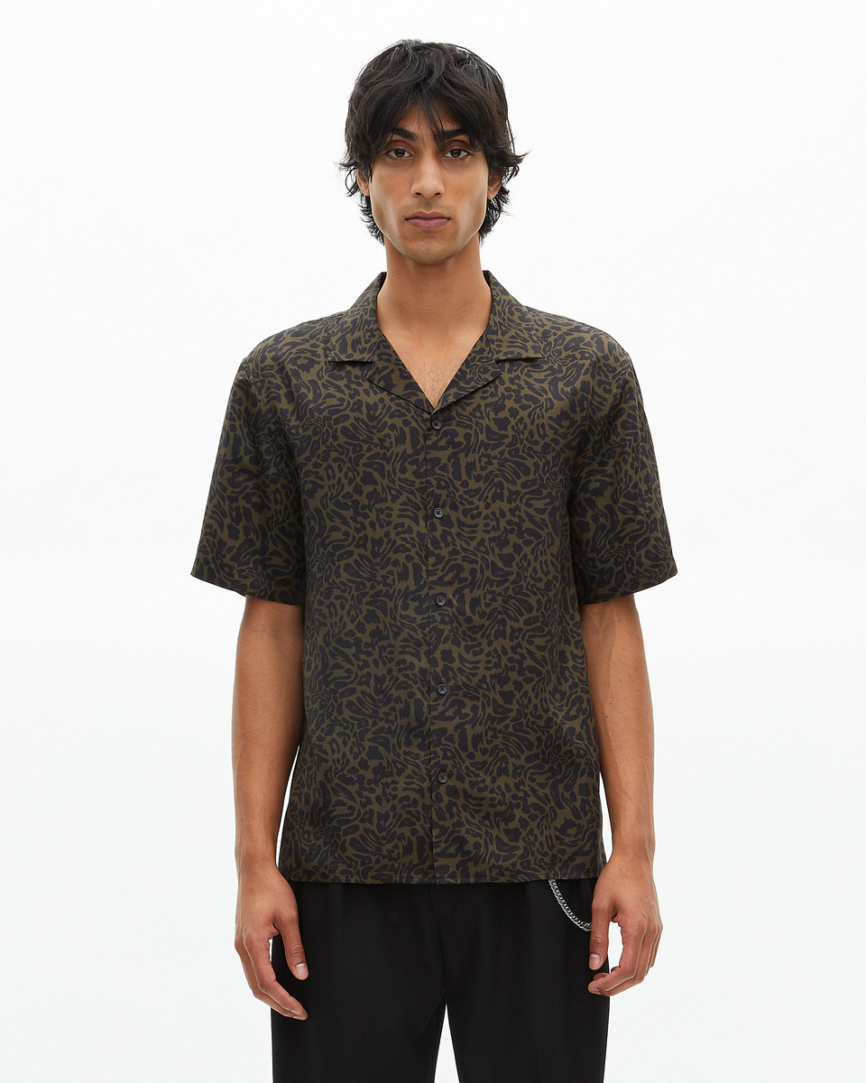 Short-sleeved khaki leopard print shirt