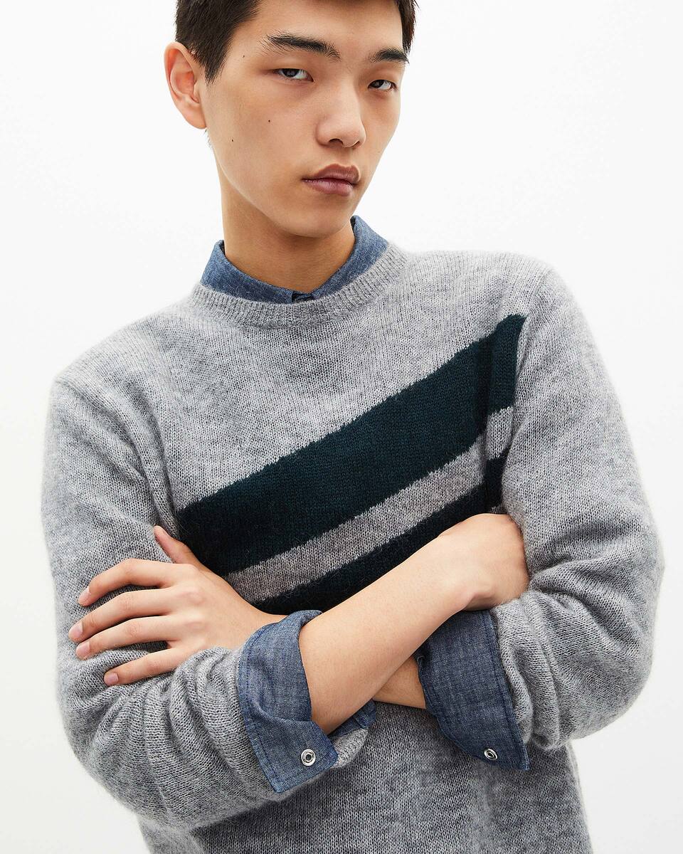 Sweater with contrasting gray stripes