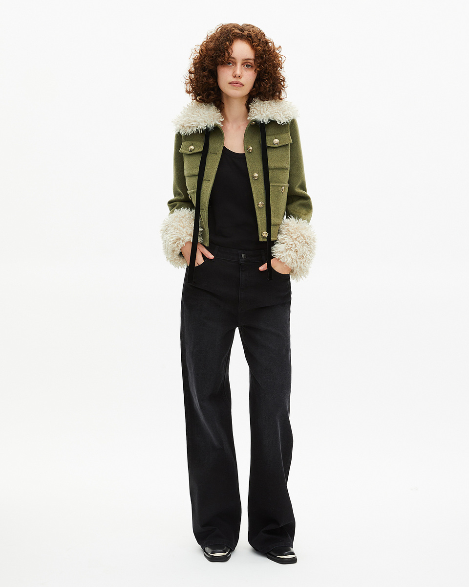 Short wool jacket with khaki sherpa collar