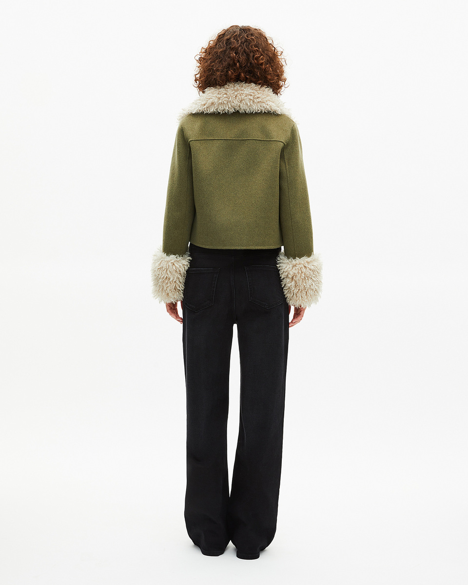 Short wool jacket with khaki sherpa collar