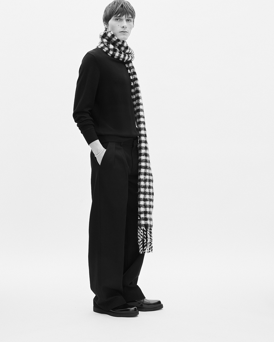 XXL black and white checked scarf