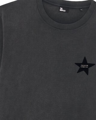 T-shirt with black star flock