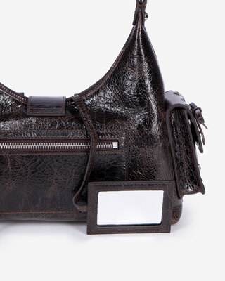 Studded Amelia bag in brown cracked leather