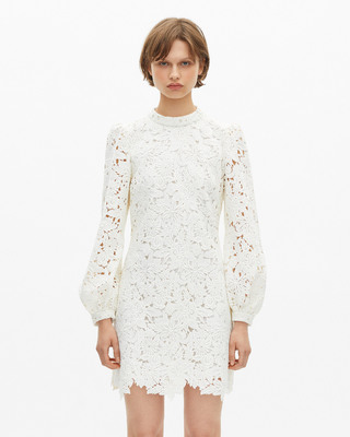 Short dress in ecru floral lace