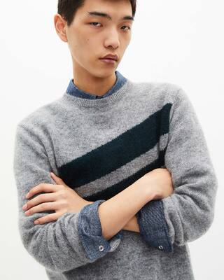 Sweater with contrasting gray stripes