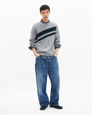 Sweater with contrasting gray stripes