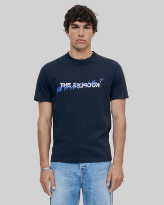 What is blue t-shirt