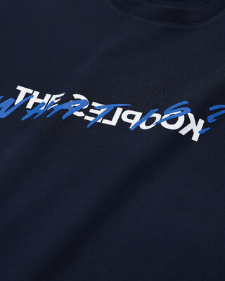 What is blue t-shirt