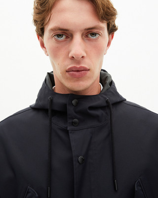 Water-repellent parka with navy hood