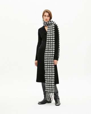 XXL black and white checked scarf