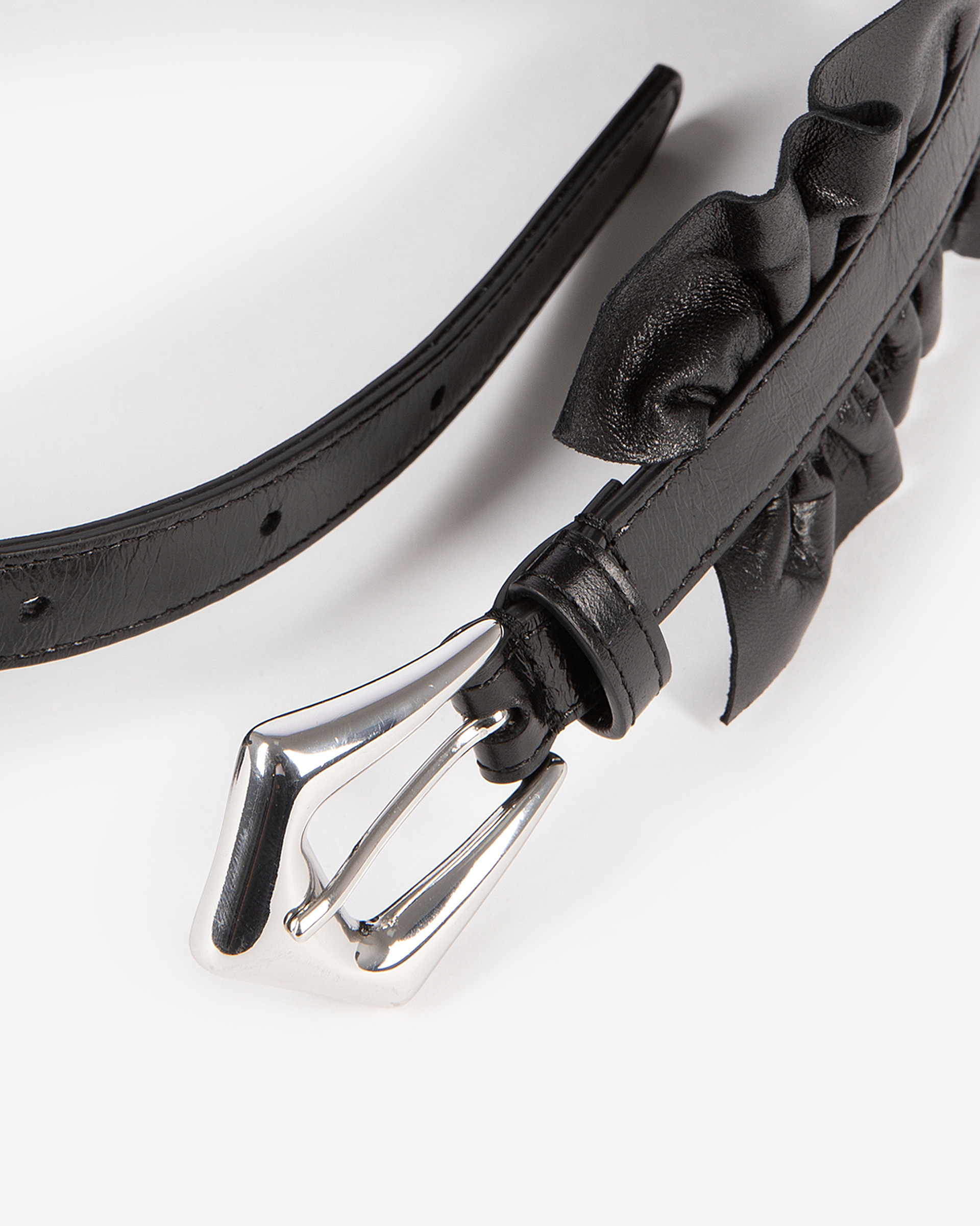 Wide belt with black leather gathers