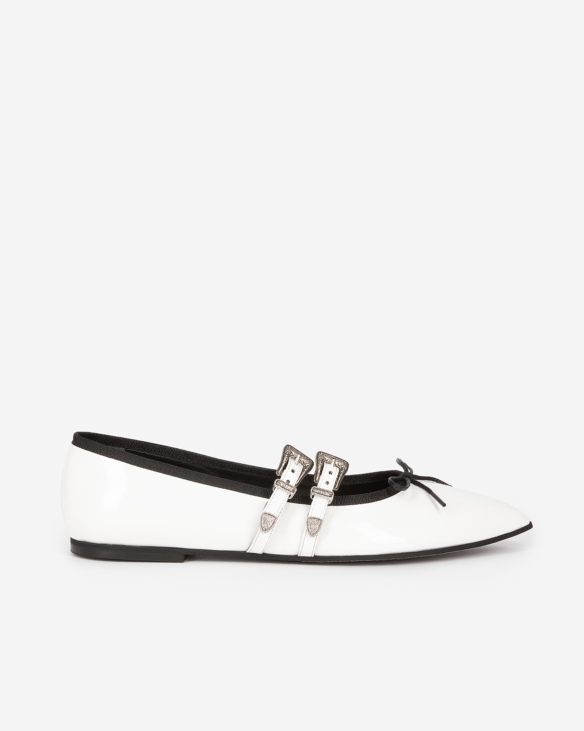 Flat white leather ballerinas