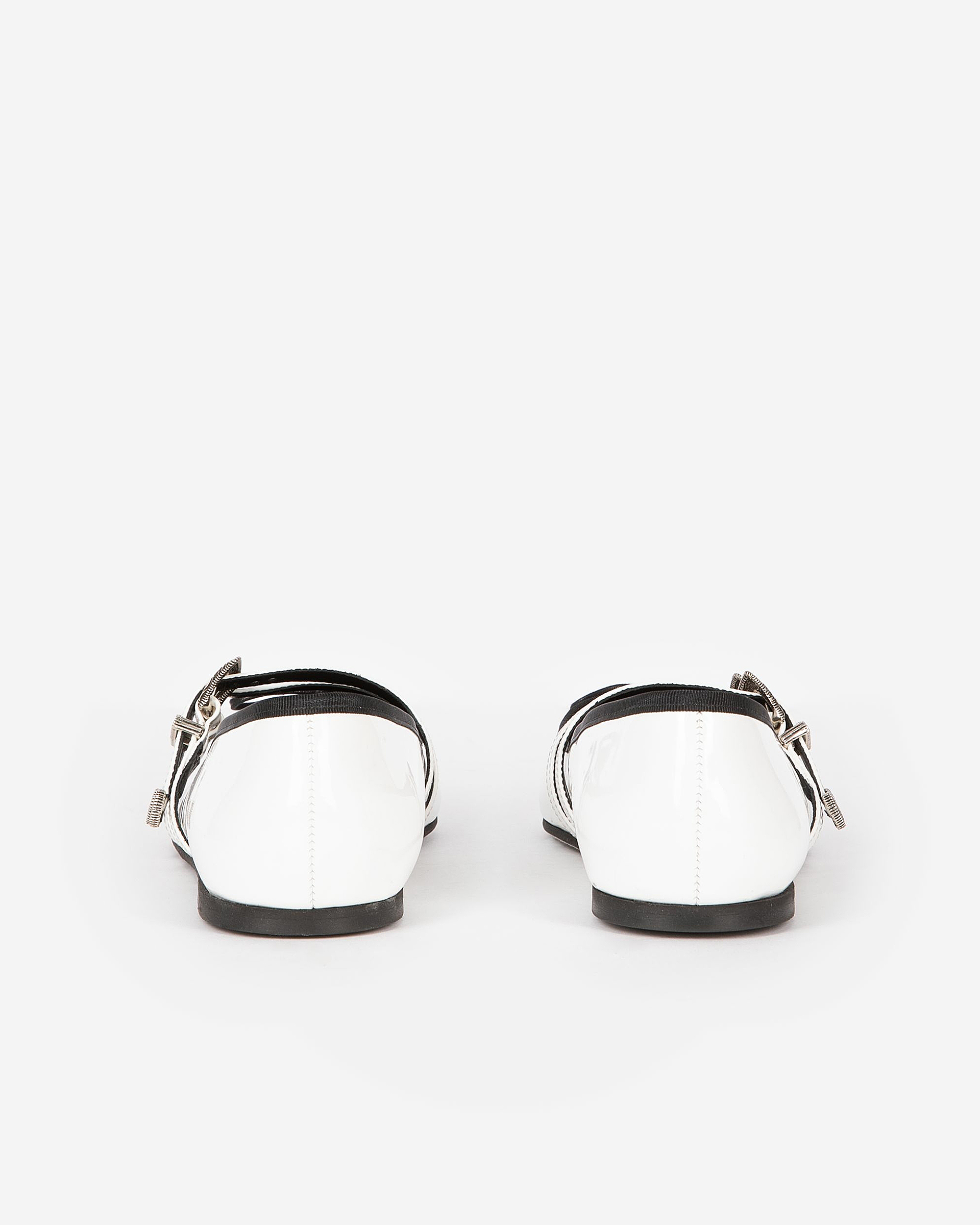 Flat white leather ballerinas