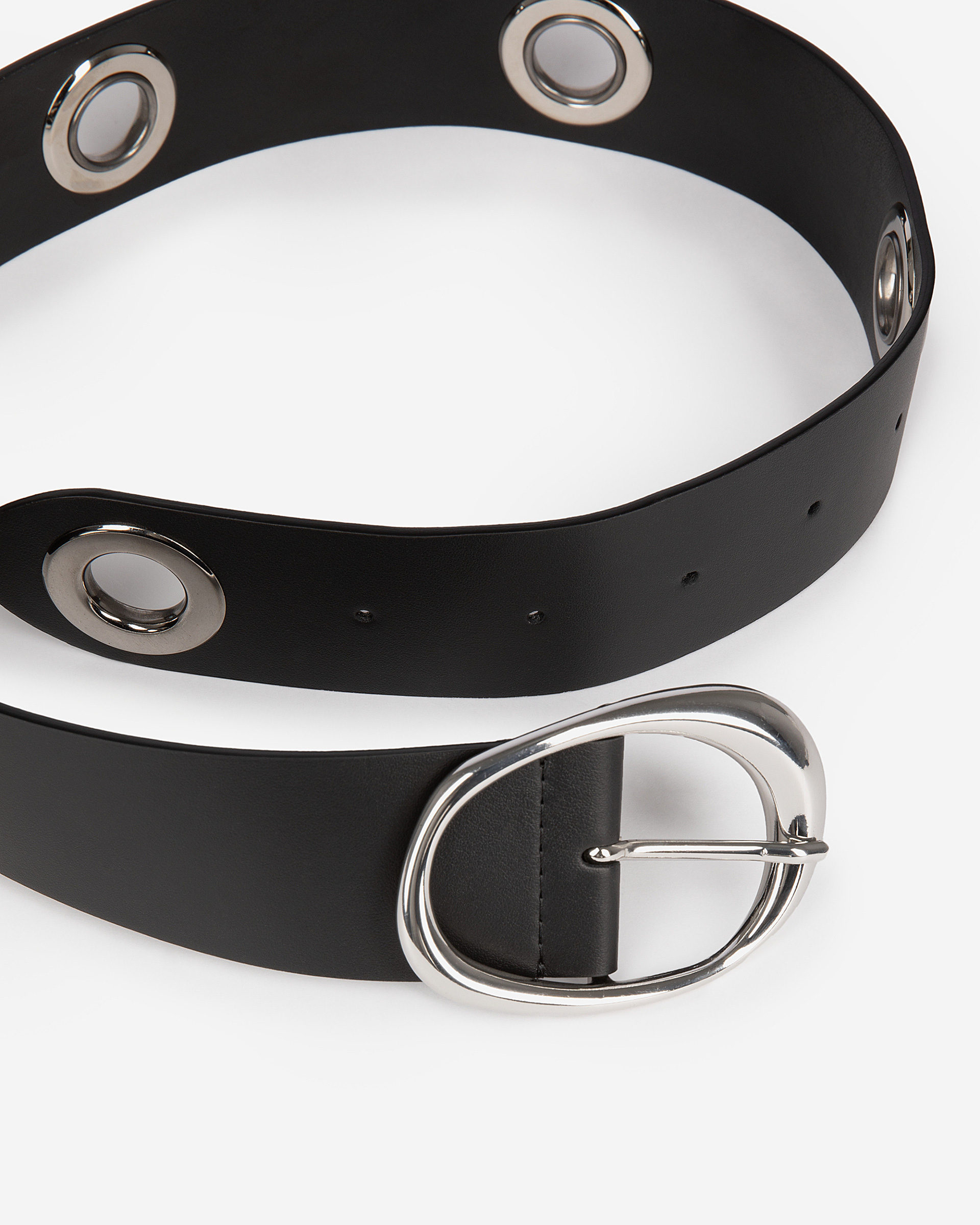 Wide belt with eyelets in black leather