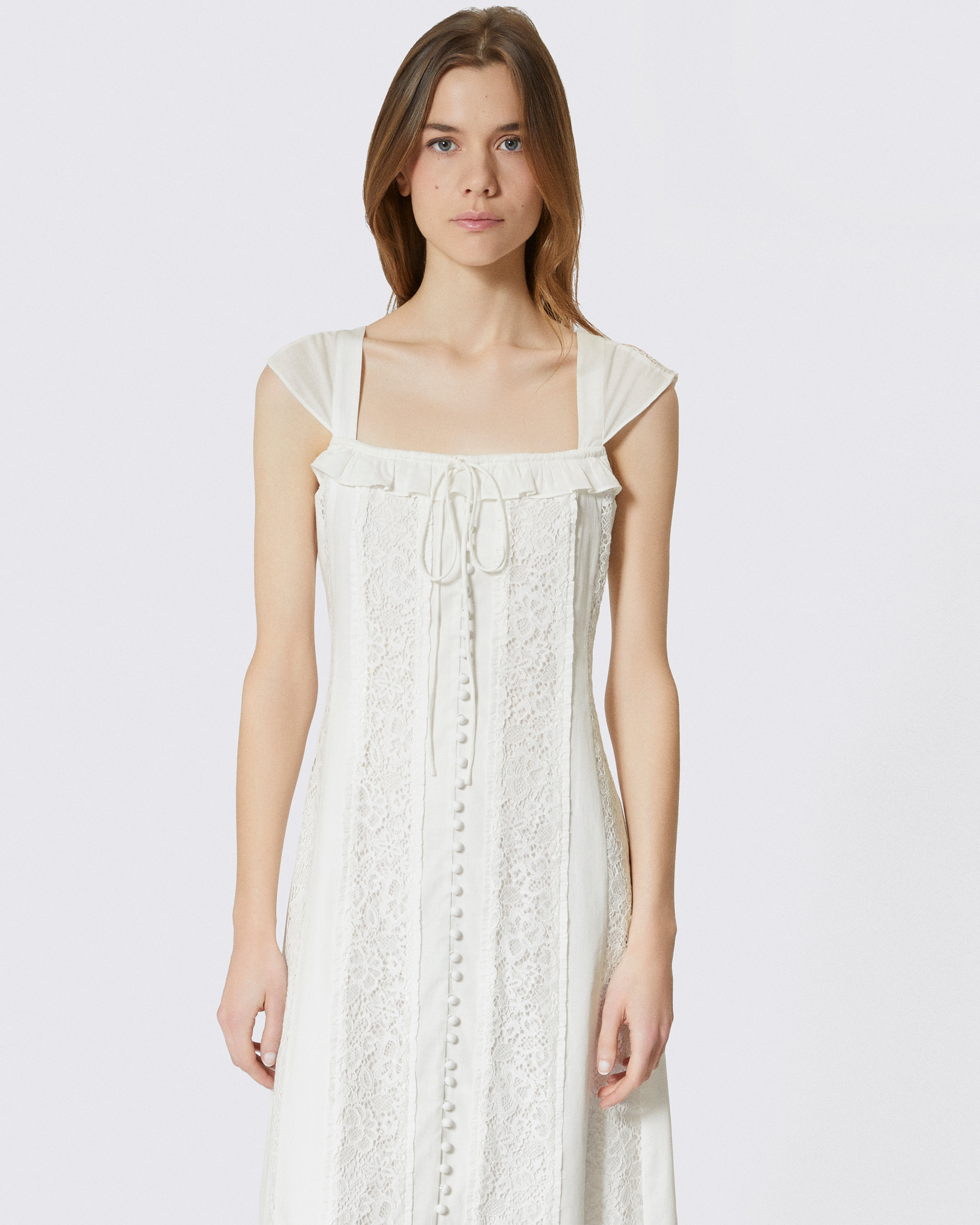 Long dress in ecru lace and cotton