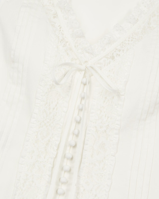 Cotton top with ecru lace inlay