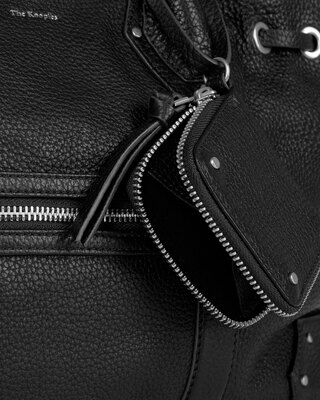 Gathered tote bag in black grained leather