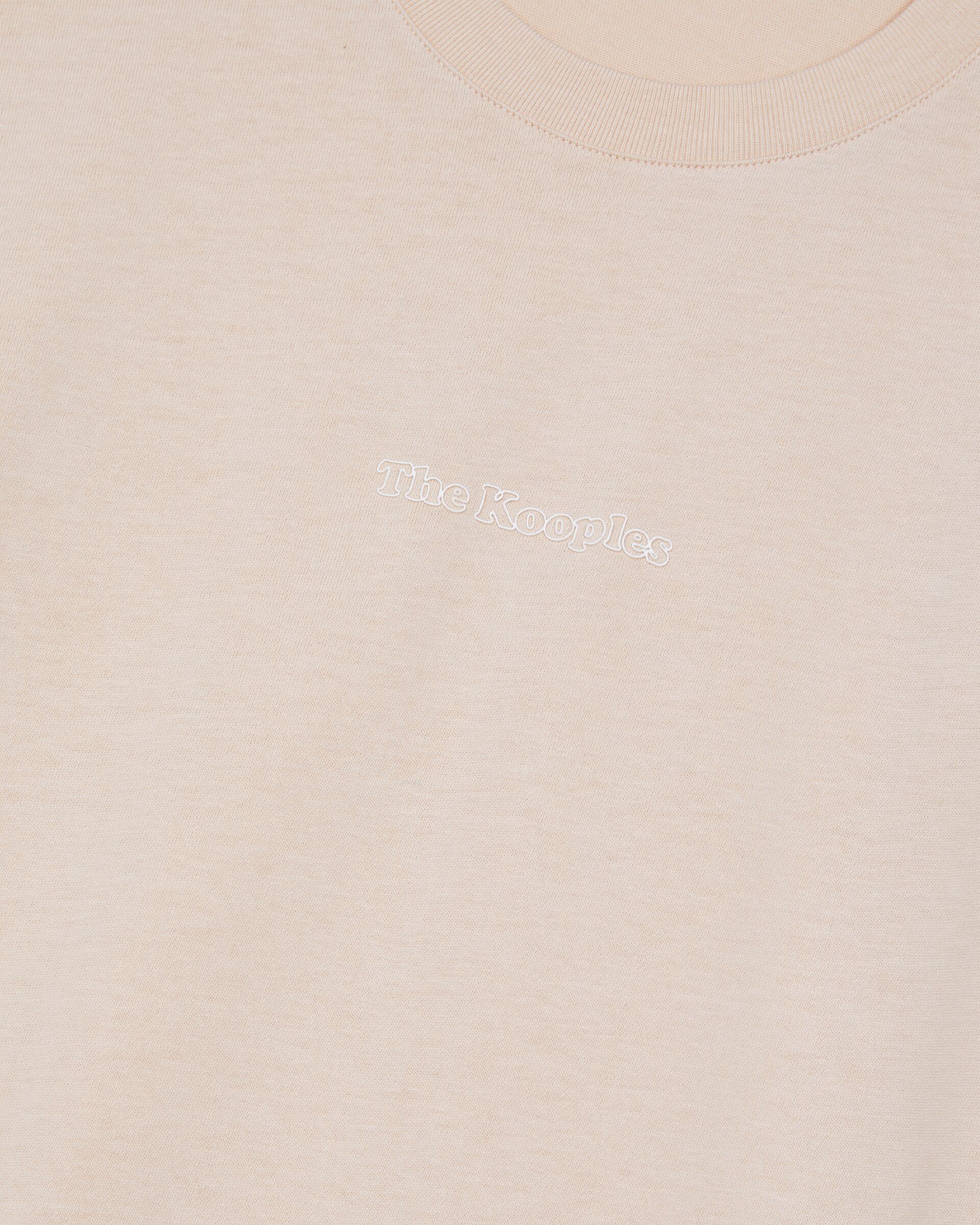 T-shirt with pink cut-out logo