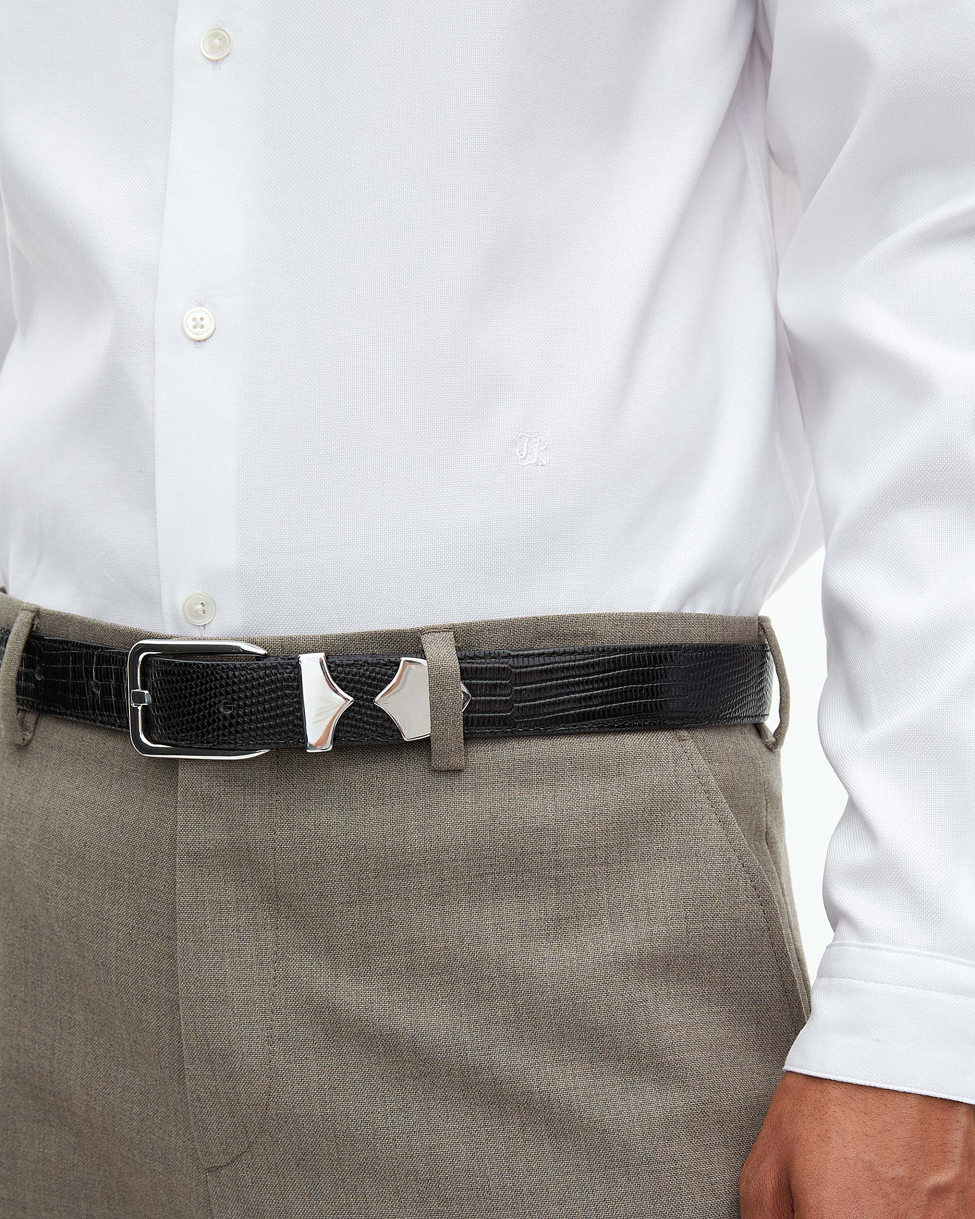 Formal shirt with white collar