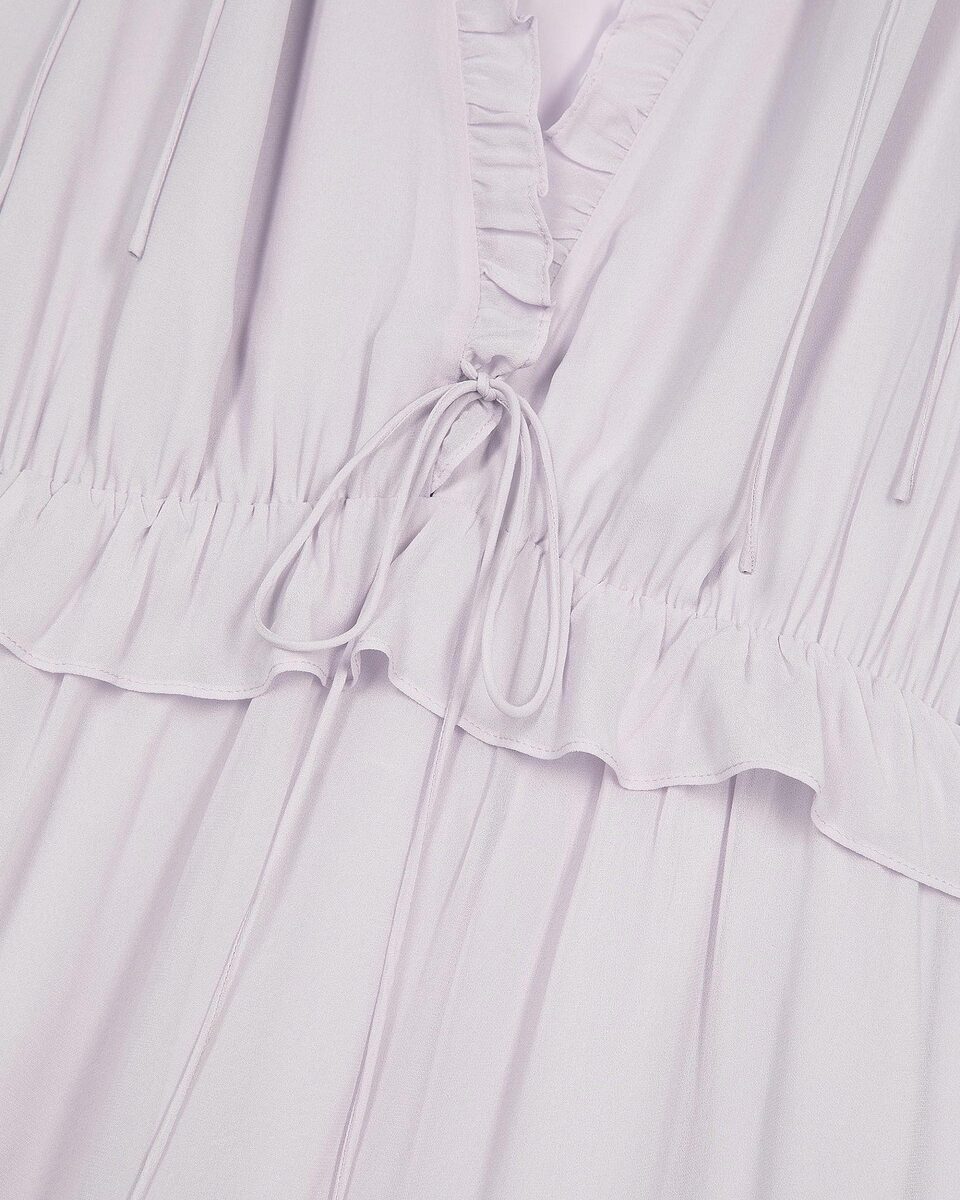 Short dress with lilac ruffles
