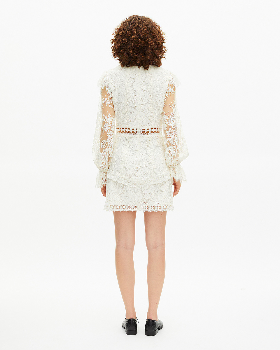 Short dress in ecru lace