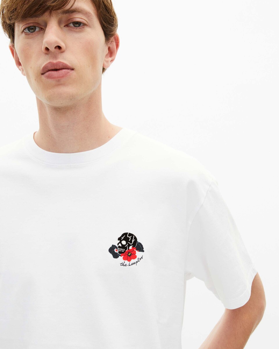 T-shirt with white skull flocking
