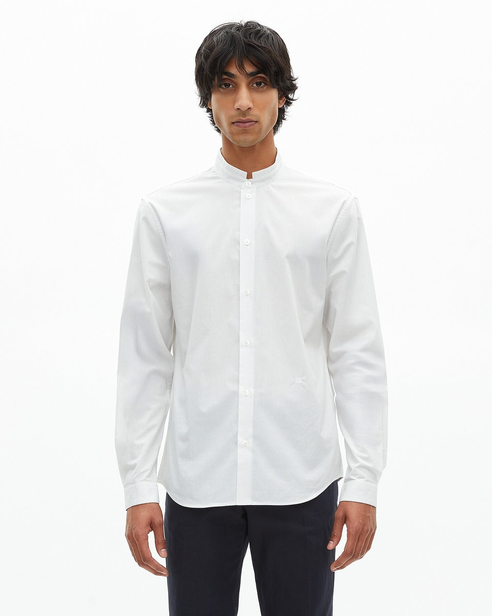 Formal shirt with white collar