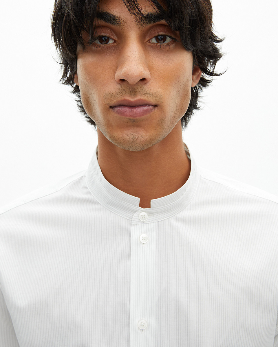 Formal shirt with white collar
