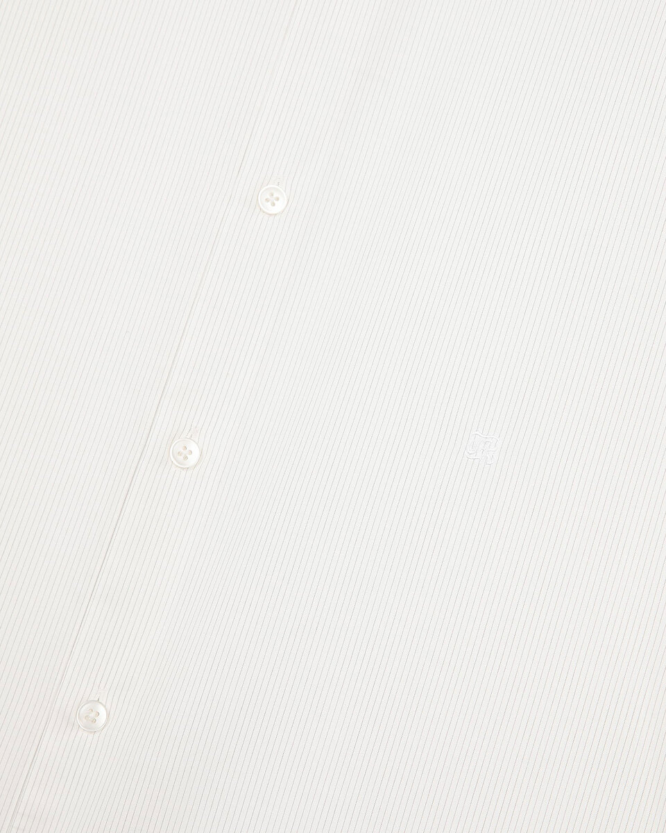 Formal shirt with white collar