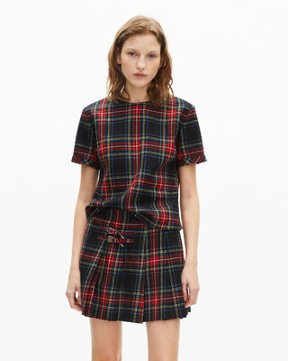 Short tartan skirt in red and black