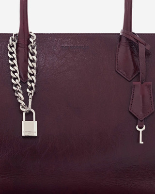 Ming L tote bag in burgundy cracked leather