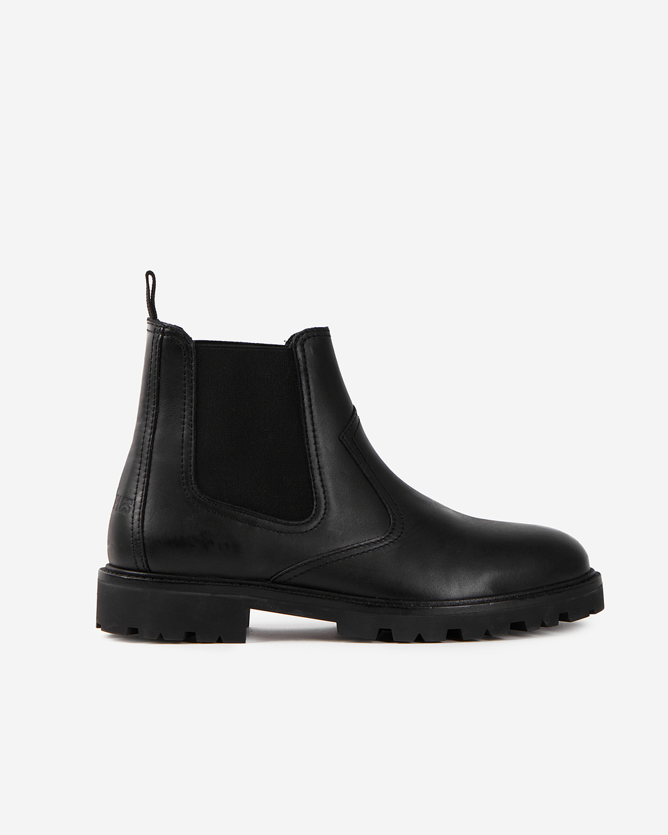 Black leather Chelsea boots